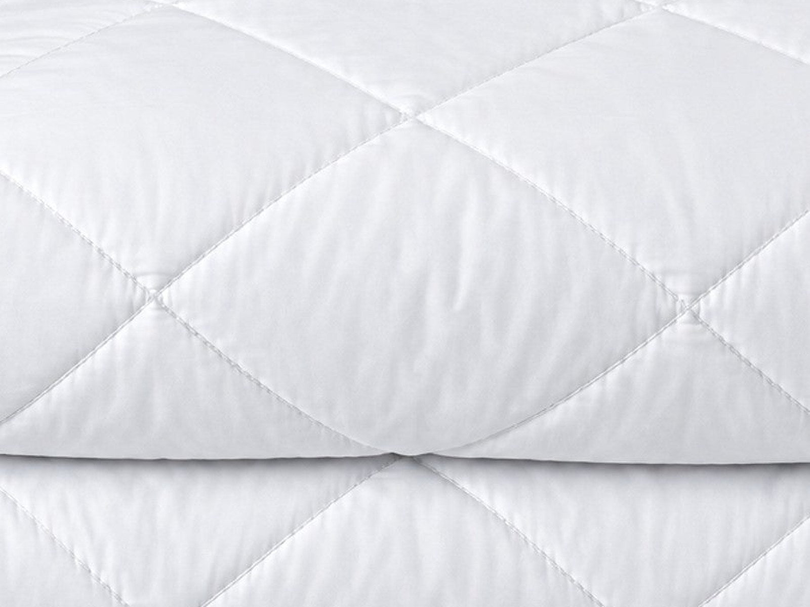 300gsm Polyester Quilt view 1